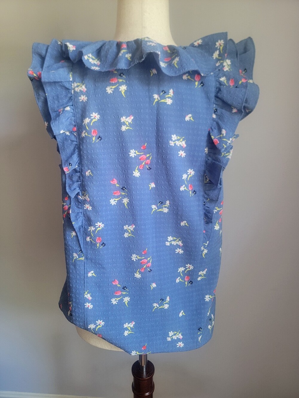 LOFT Blue Floral Ruffle Tie-Neck Blouse Size Medium - Picture 7 of 9